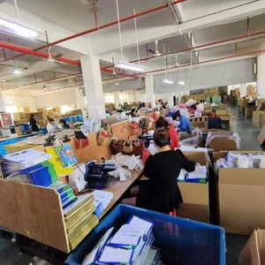 Sacs fourre-tout personnalisés Shunyuan en papier kraft pour l'emballage de vêtements en gros - Product Image 1
