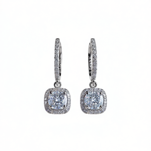 Pendientes de Diamantes E1280 en Oro Blanco, Corte Brillante Redondo, Color D, Certificados por GIA, Estilo Clásico para Compromiso - Product Image 1