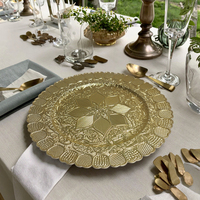 Assiettes rondes de luxe en PP durable de 13 pouces avec motif gravé personnalisé pour les tables de mariage et de fête