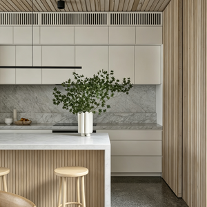 Planos Arquitectónicos Completos: Diseño Wabi Sabi con Listones de Madera y Terrazo para Casa Adosada, Planos de Construcción para Exterior e Interior - Product Image 4