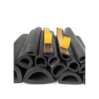 Services de traitement de moulage et de coupe personnalisés pour les produits en caoutchouc de bande de caoutchouc EPDM creux semi-circulaires auto-adhésifs