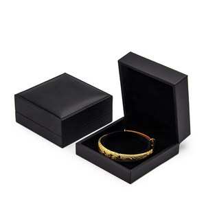 Caja de Joyería de Cuero PU Negra con Diseño Rectangular Cuadrado, Marca EQ Jewel Link, Buen Precio - Product Image 3