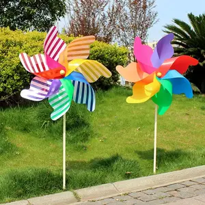 Juguete de mano en forma de flor 60CM molino de viento con postes de madera, molinos de viento decorativos hechos de tela en varias escenas