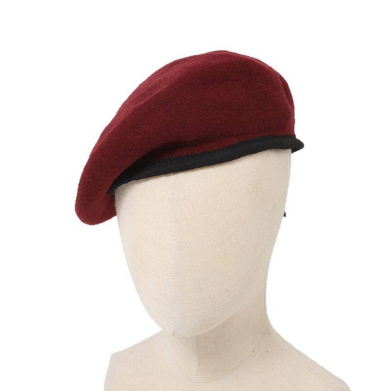 สีแดงเข้ม