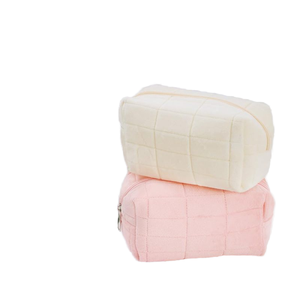Sac <span class=keywords><strong>de</strong></span> maquillage <span class=keywords><strong>en</strong></span> peluche stockage cosmétique rouge à lèvres pour femmes fermeture éclair grand voyage <span class=keywords><strong>trousse</strong></span> <span class=keywords><strong>de</strong></span> <span class=keywords><strong>toilette</strong></span> pochette transportant velours <span class=keywords><strong>tissu</strong></span> sac - Product Image 5