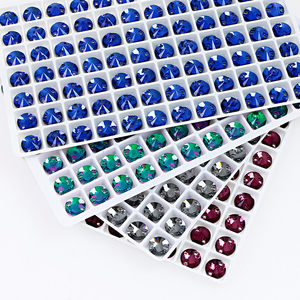 คริสตัลตงโจว รูปทรงริโวลี่ แบบติดเย็บ ไรน์สโตนขายส่ง ไม่ใช้ความร้อน คริสตัลเม็ดเล็ก สำหรับตกแต่งเสื้อผ้า รองเท้า และงานเย็บปักถักร้อย - Product Image 3