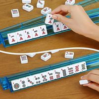 Jeu de tuiles de mahjong américain Marllifenney avec 166 tuiles blanches, 4 couleurs, idéal pour les voyages, supports 4 couleurs, sac de transport bleu