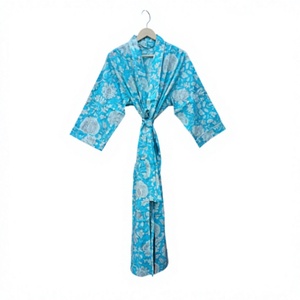 Robe en coton indien fait à la main pour femmes pardessus de bain multicolore avec col en V imprimé fleuri vêtements de nuit vêtements de plage salon - Product Image 1