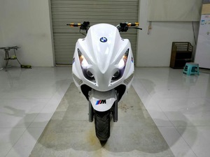 Motociclette Usate T3 Cruiser con Altoparlante Bluetooth, Popolari Moto da Turismo Usate con Schermo LCD e Alimentazione a Benzina - Product Image 2