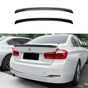 สปอยเลอร์หลัง BMW ซีรีส์ 3 F30 สีดำเงา ลายคาร์บอนไฟเบอร์ ทรง Ducktail สำหรับฝากระโปรงท้าย ปี 2013-2019 - Product Image 1