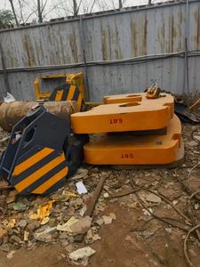 Grúa sobre Orugas Zoomlion de 3 Toneladas con Motor y Rodamientos para Levantamientos Potentes a Gran Altura, Adecuada para Operaciones Pesadas - Product Image 3