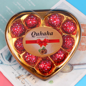 Vente en gros de snacks en vrac : 12 boules de gaufrettes au chocolat noir enrobées de feuille d'or, fourrées aux noisettes, dans une boîte en forme de cœur pour la Saint-Valentin - Product Image 2