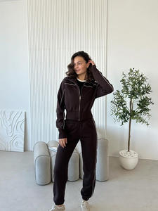 طقم رياضي كاجوال عتيق من قطعتين مع سترة طويلة الأكمام بسحاب وبنطلون واسع الساق مرن بمقاسات كبيرة - Product Image 6