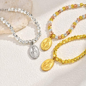 Pulsera de cuentas ovaladas de sandía con la Virgen María en acero inoxidable - Product Image 1