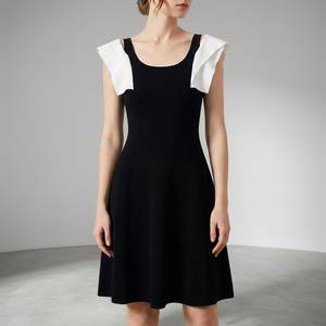 Vestido Mini Negro Minimalista Personalizado, Corte en A, Hombros con Volantes, Elegante, Sin Mangas, Cuello Cuadrado, Tejido de Punto, para Mujer - Product Image 1