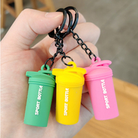 Kualitas tinggi disesuaikan Mini kebugaran Gym aksesoris olahraga botol gantungan kunci Carabiner Logo dicetak karet ramah lingkungan tahan lama