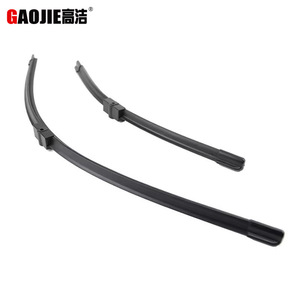 Compatible con las escobillas delanteras de Peugeot 207/Peugeot 207 SW CC Sedan 2006-2014 - Product Image 1