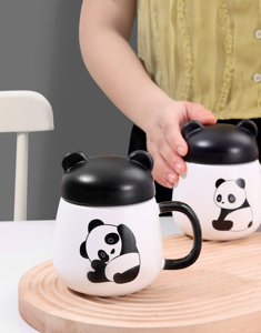 แก้วเซรามิคดีไซน์แพนด้าและลูกแมว 3 มิติ ขนาด 500 มล. พร้อมฝาและช้อน แก้วน่ารักรูปสัตว์ เหมาะเป็นของขวัญ แก้วนักเรียน มีสินค้าในสต็อกโรงงาน - Product Image 2