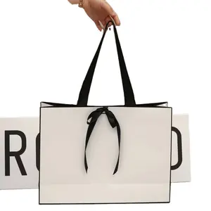 쇼핑백 재사용 가능한 맞춤형 로고 맞춤형 쇼핑백 손잡이있는 종이 의류 쇼핑백 아트 종이 유형