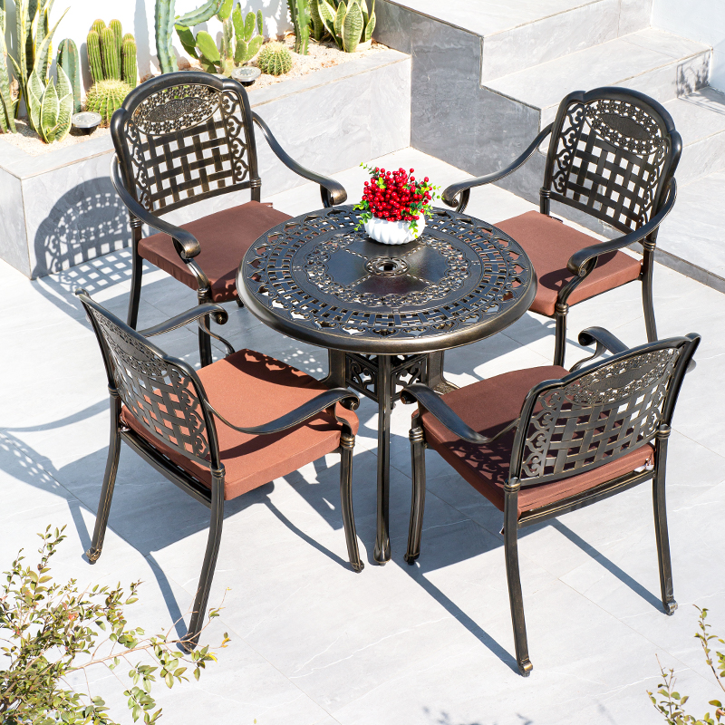 4 chaises + table ronde 82cm
