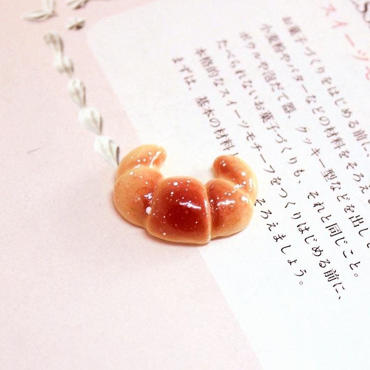 Spray point croissant (24*17 * 8mm)