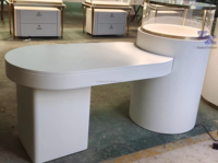 Table de présentation de bijoux personnalisée de haute qualité avec vitrine de bijoux pour les meubles d'affichage de bijouterie