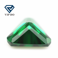 Pierre précieuse synthétique en zircon cubique vert clair/vert émeraude, coupe en Triangle, coupe à la machine, coin en forme de triangle, pierre CZ