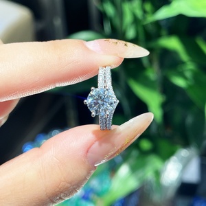 Anillos de Compromiso con Diamantes Cultivados en Laboratorio, Oro Blanco Sólido de 14k, Corte Brillante Redondo Clásico, Certificado IGI - Product Image 3
