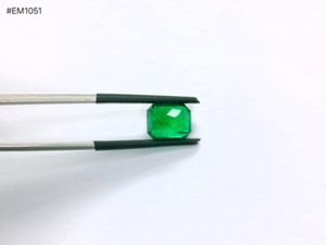 Esmeraldas naturales de Zambia, corte octogonal facetado, 5.47ct, par, excelente calidad y claridad, piedras sueltas para joyería de alta gama. - Product Image 4