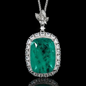Collier pendentif vintage en cuivre écologique avec grand zircon cubique rouge taille coussin pour femme, idéal pour le quotidien, les fêtes ou comme cadeau - Product Image 4