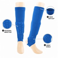Protège-tibias rembourrés en nid d'abeille personnalisables avec logo, respirants et extensibles, pour la protection des tibias et des chevilles lors de l'entraînement de football.