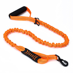 Laisse élastique anti-traction pour chien avec boucle coulissante, poignée en caoutchouc ondulé et mousse rembourrée pour grands chiens et chiens qui tirent - Product Image 1