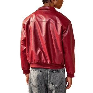 جاكيتات رجالية عالية الجودة من الجلد الطبيعي (جلد الخراف) بتصميم عتيق، حمراء اللون، مزودة بسحاب، مع إمكانية إضافة شعار مخصص. - Product Image 3