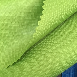 ผ้าอ๊อกซ์ฟอร์ดริปสต็อปโพลีเอสเตอร์100% พร้อมคุณสมบัติกันน้ำที่ระบายอากาศได้ดีป้องกันไฟฟ้าสถิตย์เคลือบฟลูออเรสเซนต์และพียูสำหรับผ้าม่านรถยนต์ - Product Image 2