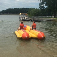 Bateau banane gonflable pour sports nautiques, 5 places, design classique, en bâche PVC portable