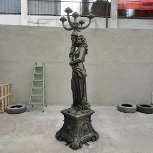 Lampe sur pied candélabre en bronze coulé, sculpture de dame, style européen classique, sur mesure, pour la décoration de hall de villa - Product Image 5