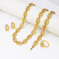 Bijoux de Dubaï pour femmes en gros, ensemble collier plaqué or 18 carats, design minimaliste, boucles d'oreilles, bracelet et bague, ensemble 4 pièces