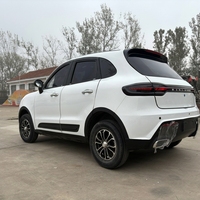 Véhicule électrique XINGPENG EV pour trajets quotidiens, 4 portes, tableau de bord multimédia LCD, autonomie de 200 km, moteur de 50 kW, batterie de 30 kWh, LED