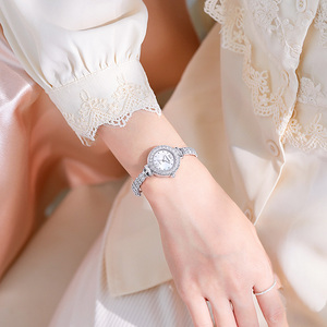 นาฬิกาข้อมือควอตซ์สแตนเลสสตีลสำหรับผู้หญิง MIGE ประดับเพชร หน้าปัดทรงกลม ดีไซน์หรูหราทันสมัย - Product Image 6