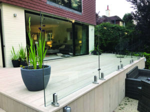 Ringhiere per Balconi Italiane da Terra, Design in Fibra di Vetro, Balaustra 2205 con Supporti per Vetro - Product Image 4