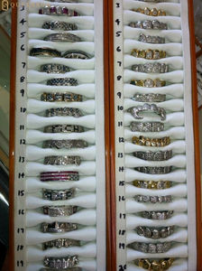 VVVs Moissanite उच्च गुणवत्ता वाली राईसन ग्रा ने चांदी की सफेद और 18k सोने के साथ दांतों को थोक ग्रिल किया - Product Image 2