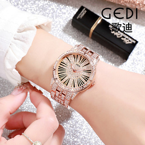 Montre pour femme au design décontracté avec chiffres romains, grand cadran tendance, bracelet en acier serti de diamants - Product Image 1