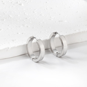 Aros de Oro, Chapados en Oro, de Acero Inoxidable, Unisex, Diseño Redondo Minimalista, Joyería de Moda - Product Image 3