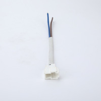 Kabel Harness 2-Core Biru Coklat Kustom dengan Konektor Plastik Putih & Selubung Kepang untuk Koneksi Internal Peralatan Rumah Tangga