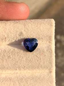 พลอยไพลินสีน้ำเงินเจียระไนแบบธรรมชาติ ไม่ผ่านการอบความร้อน ได้รับการรับรองจาก IGI ขนาด 5 มม.+ น้ำหนัก 200 กะรัต สำหรับทำเครื่องประดับชั้นดี แบบเม็ดเดี่ยว - Product Image 4