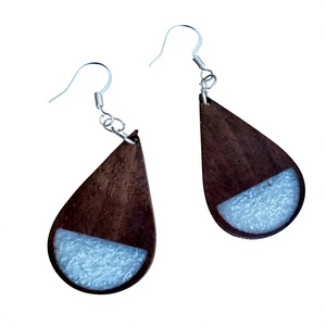 Pendientes de Resina y Madera Pulida Hechos a Mano, Coloridos, Ligeros, Joyería de Diseño Antiguo, Imitación, para Mujer, Uttar - Product Image 1