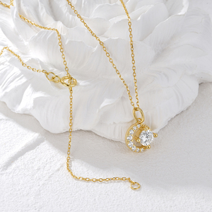 Collar CANNER con Colgante de Luna Creciente, Minimalista y Elegante, Chapado en Oro de 18k, Plata de Ley 925, con Circonita Cúbica, Joyería Fina - Product Image 3