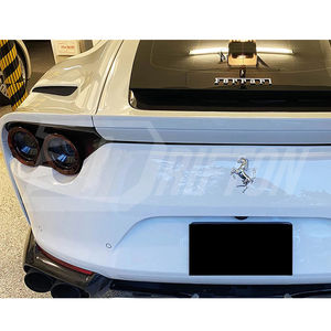 Couvre-feux arrière en fibre de carbone pour Ferrari 812 Superfast GTS 2017-2023 - Product Image 3