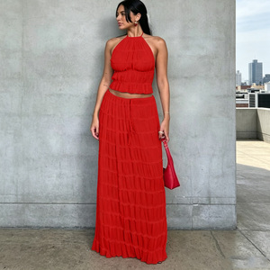 Ensemble deux pièces en mousseline rouge pour femme, haut dos nu et jupe longue à volants, respirant, élégant, printemps-été, sans manches, couleur unie - Product Image 1