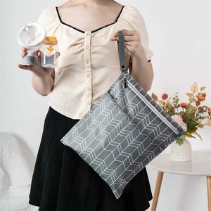 Bolsa Impermeable para Almacenamiento de Accesorios de Extractor de Leche Materna, con Tapete para Mamás, para Almacenamiento de Biberones - Product Image 6